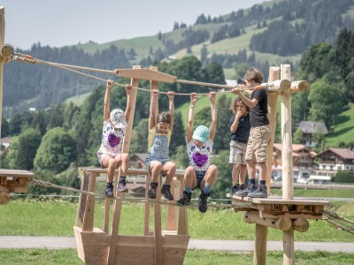 Saanis Bergerlebnis Erlebnisweg Saanenmoeser Schoenried Sommer Kinder