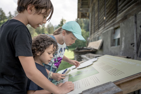 Saanis Klangerlebnis Erlebnisweg Saanen Gstaad Sommer