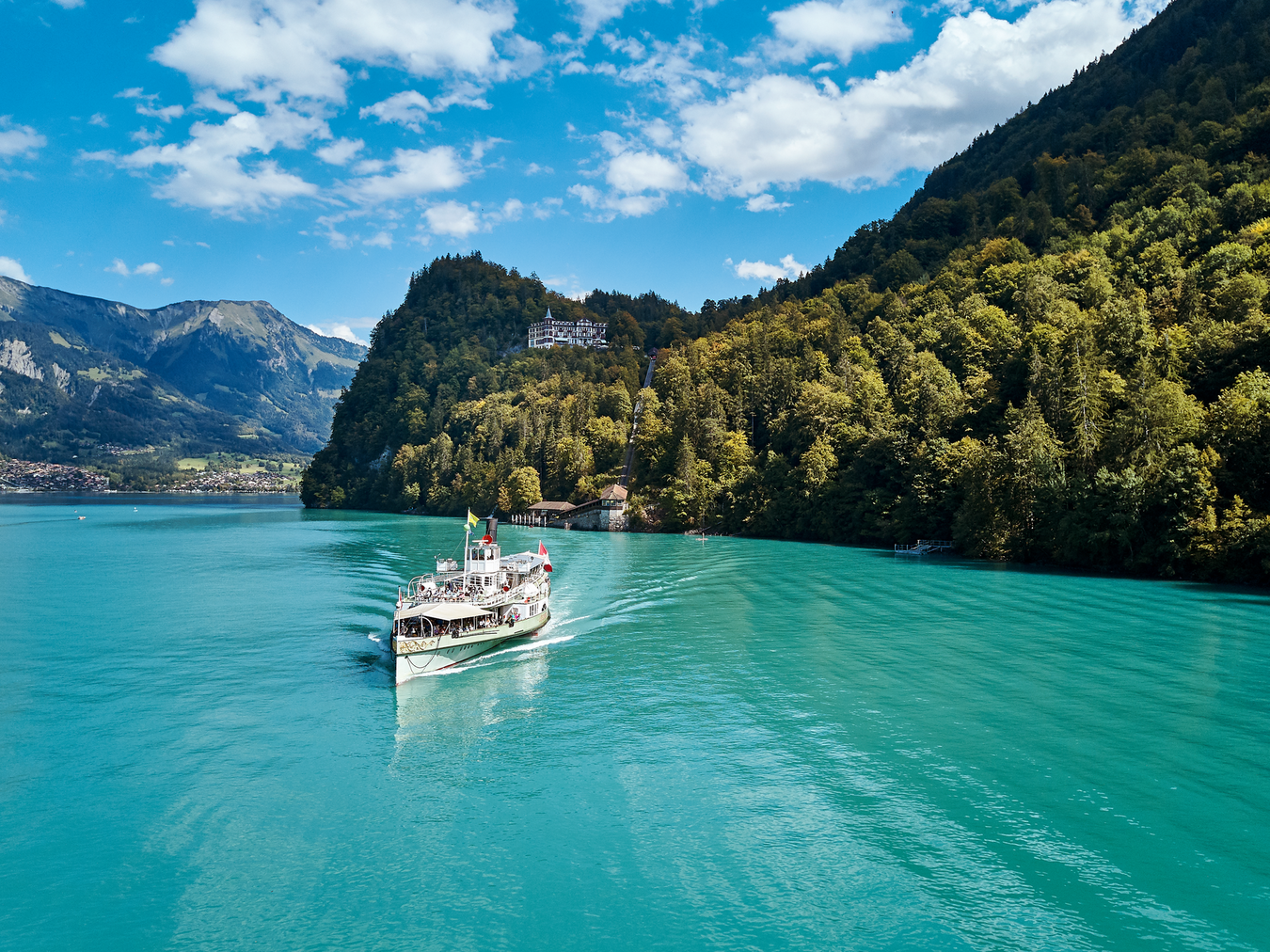 Boat trip on Lake Brienz / Free travel