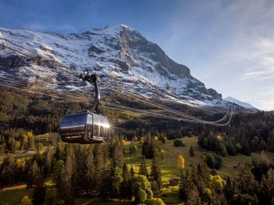 Eiger Express Grindelwald Eigernordwand Nahansicht Reflektion Sonne 1
