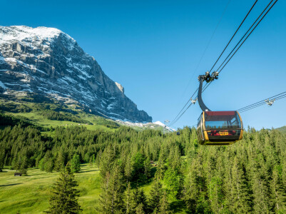 Eiger Express VIP Kabine mit Eiger von hinten
