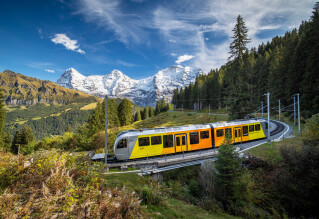 Bergbahn Lauterbrunnen Muerren Herbst v3