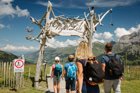 Sillerenbuehl Vogellisi Erlebnisweg Bergbahnen Adelboden Lenk AG Fotografin Anja Zurbruegg