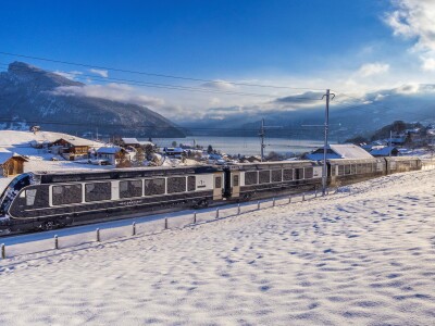 Golden pass Express am Thunersee Winter 2
