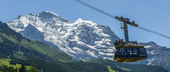 Luftseilbahn Wengen - Männlichen mit Open-Air Balkon mit spektakulärer Aussicht