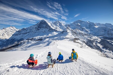 Wengen Maennlichen Schlitteln ©David Birri
